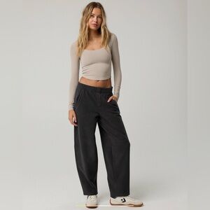 NWT Aerie offline fleece barrel sweatpants, size medium